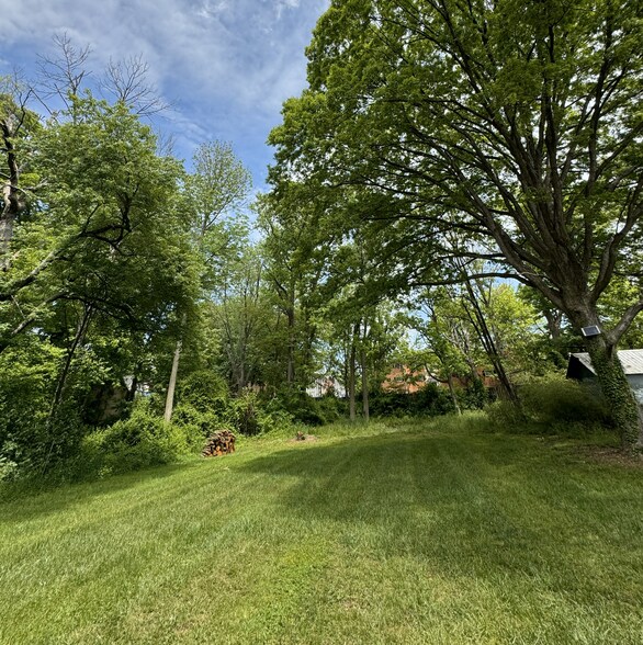 Building Photo - 2321 Farrand Dr