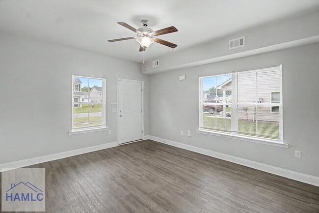 Building Photo - 702 Mill Creek Cir