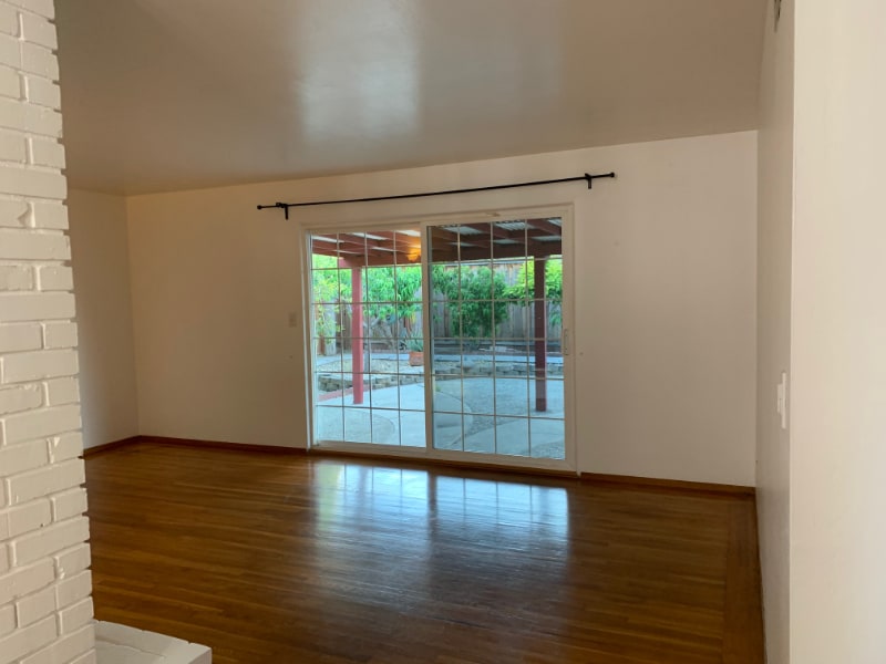 Building Photo - 315 N Abbott Ave