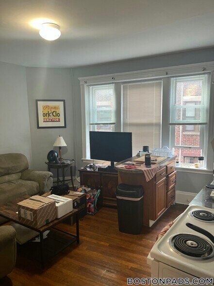 Building Photo - 881 Huntington Ave