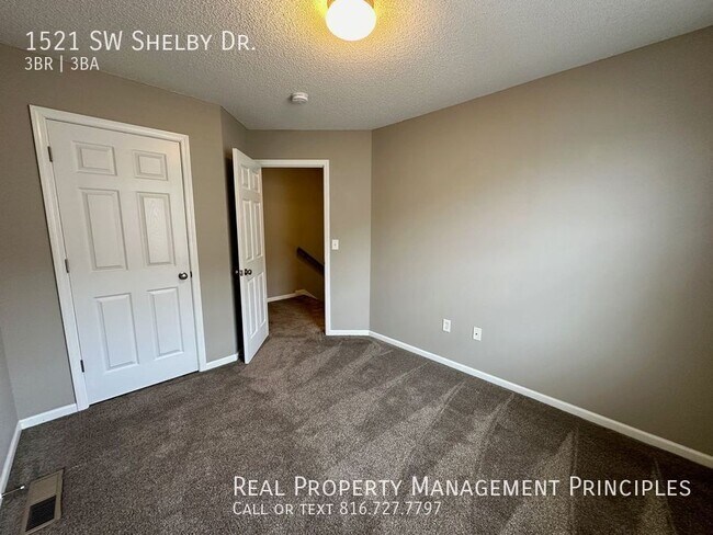 Building Photo - 1521 SW Shelby Dr