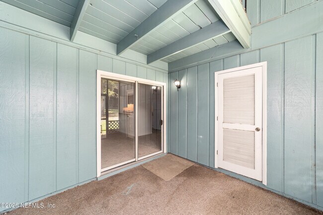 Building Photo - 501 SW 75th St