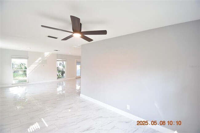 Building Photo - 1019 Spindle Palm Way