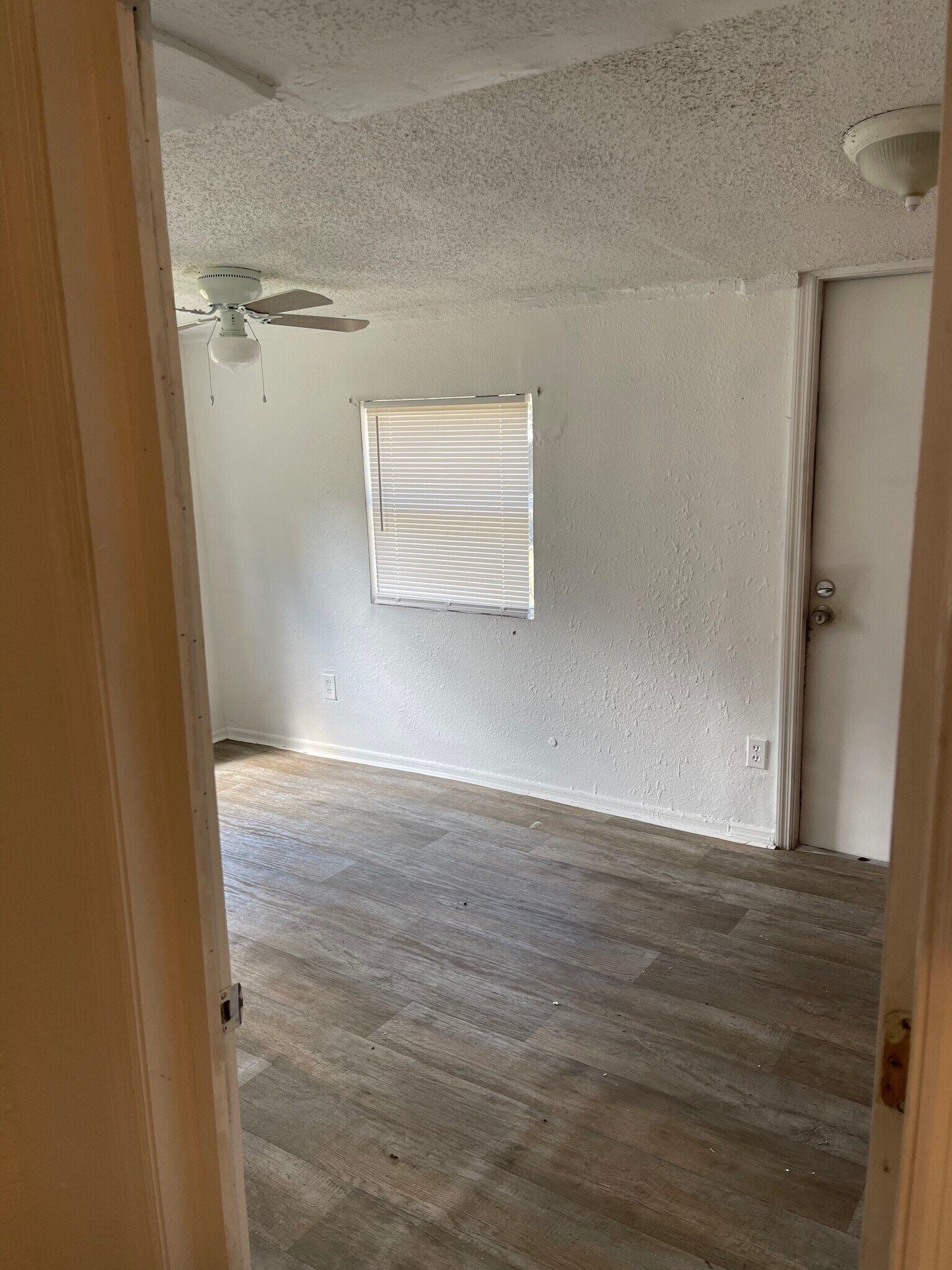 Building Photo - 8722 N Brooks St