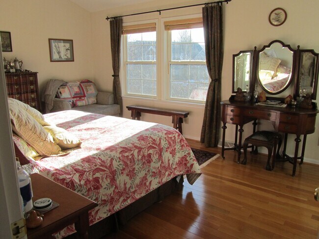 Building Photo - Lovely townhome in Forest Lakes South