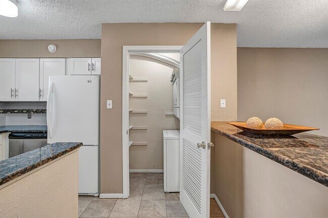 Building Photo - 104 Lakeview Terrace