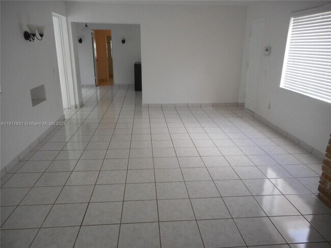 Building Photo - 420 88th St