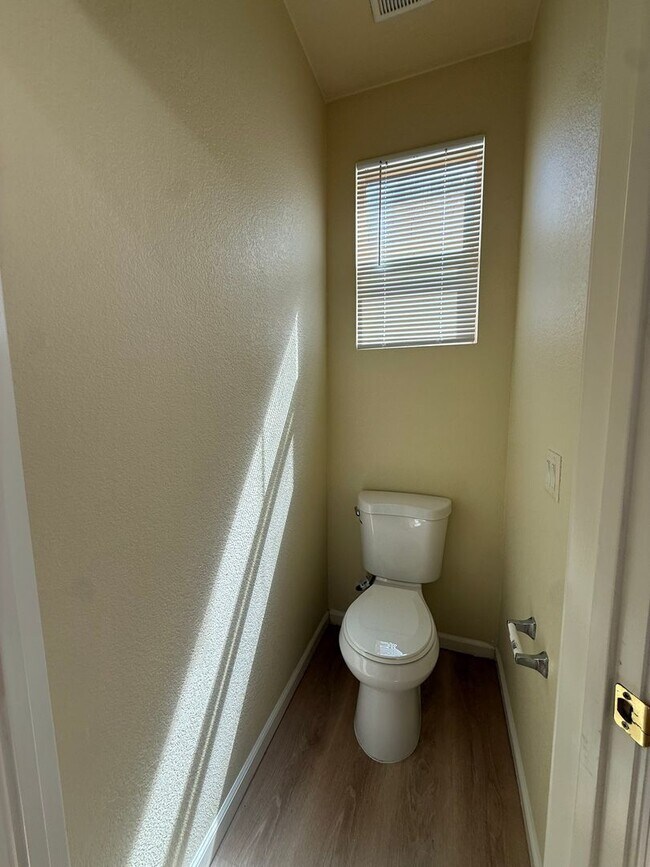 Building Photo - 9416 Trolio Way
