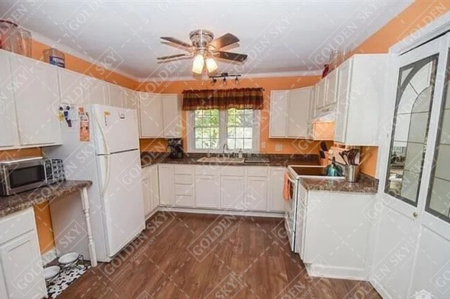 Building Photo - 2605 N Maplewood Ave