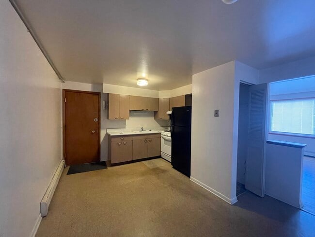 Eat in kitchen - 12906 Page Ct