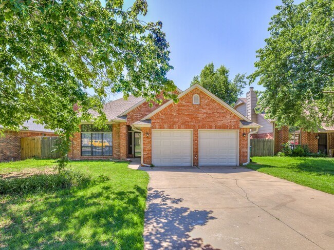 Primary Photo - Beautifully remodeled home in Edmond + Edm...