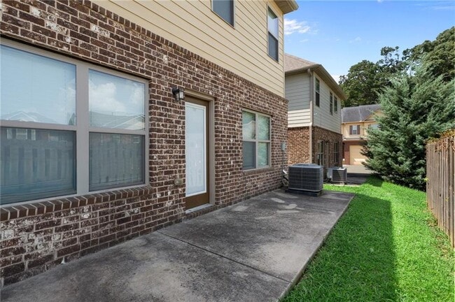 Building Photo - 1240 Faye Ct