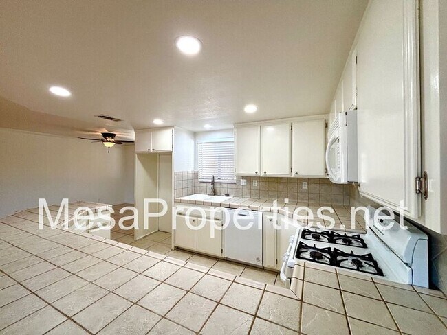 Building Photo - 16441 Majela Ct
