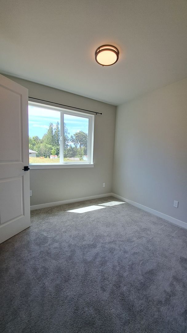 Building Photo - 3111 E Camellia Way
