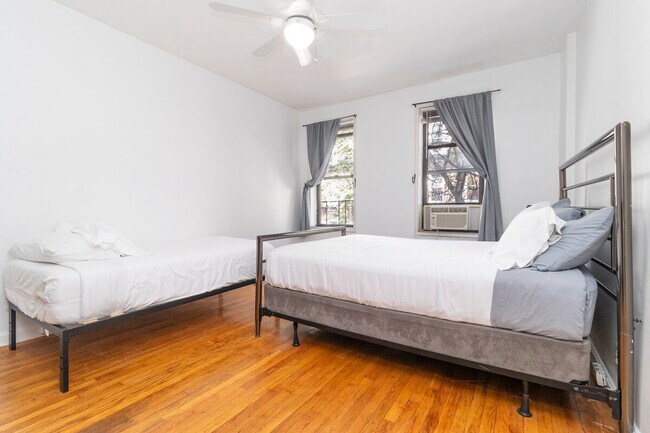 Building Photo - 333 E 81st St