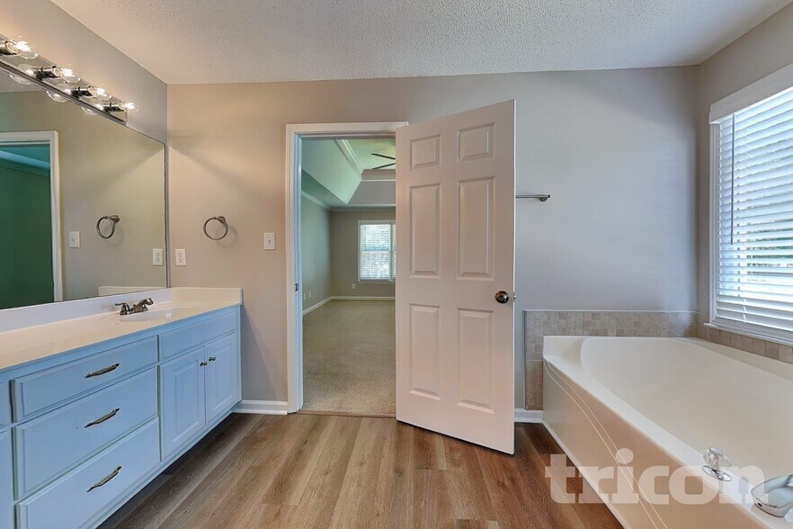 Building Photo - 4708 Tonkawa Bend