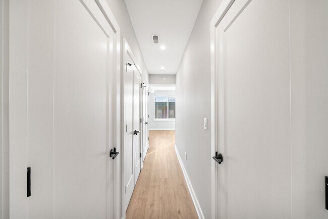 Building Photo - 1725 N 25th St