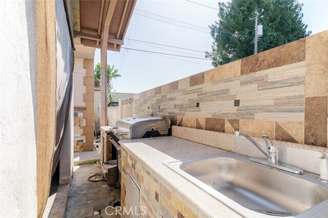 Building Photo - 2138 N Frederic St