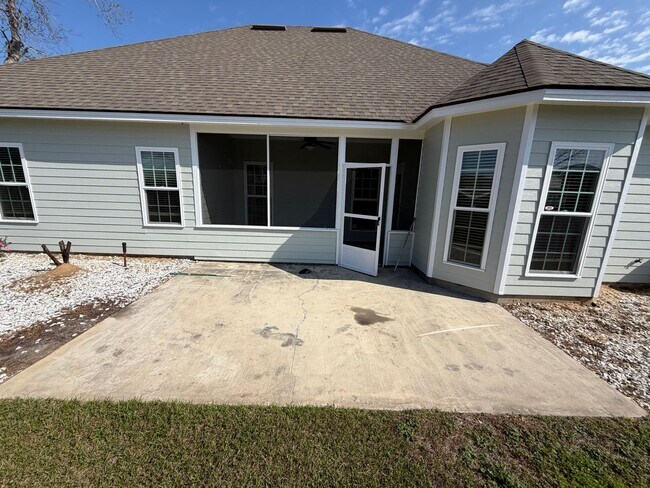 Building Photo - Home in Hahira