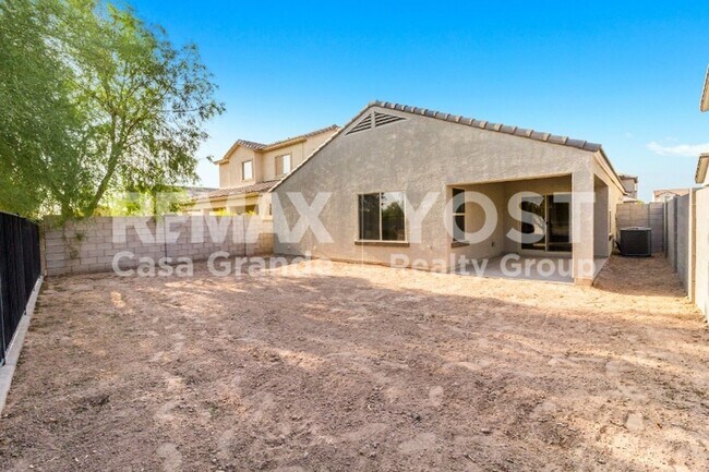 Building Photo - Bright & Modern Living with Open Layout & Backyard Space