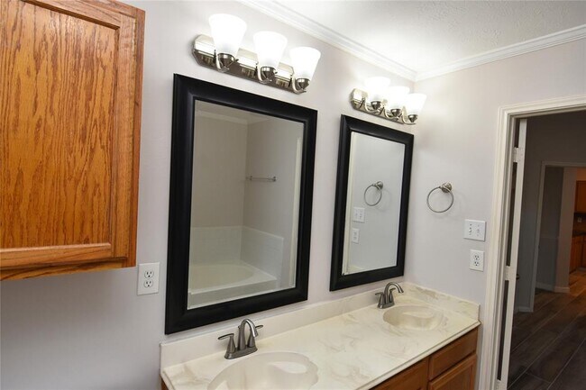 Building Photo - 7311 Harpers Dr