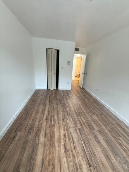 Building Photo - 9823 SW 93rd Ter