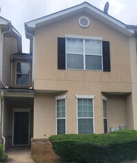Building Photo - Four Bedroom Town Home Total Electric