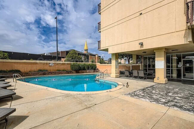 Building Photo - 2225 E Buchtel Blvd