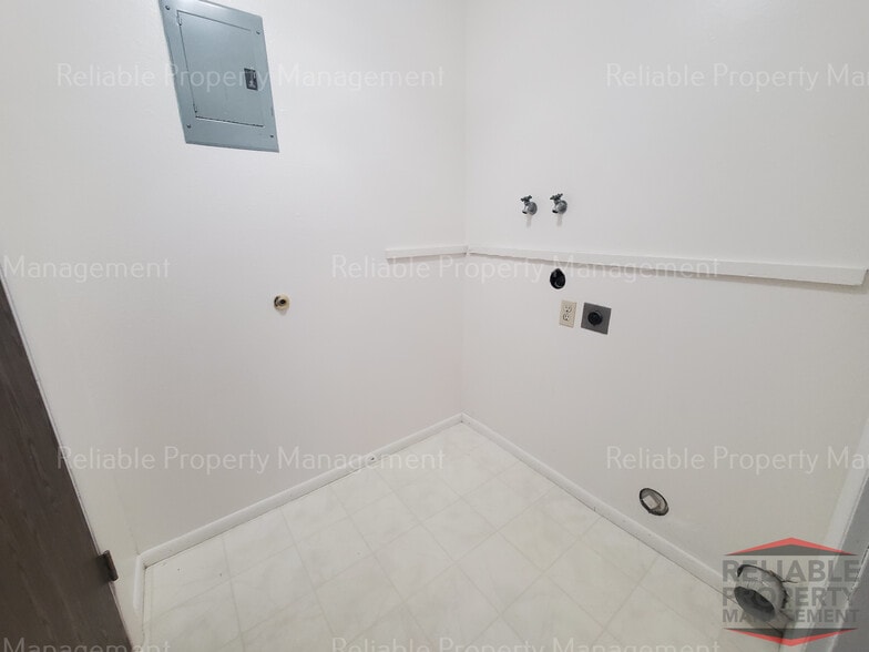 Building Photo - 250 S Water Ave