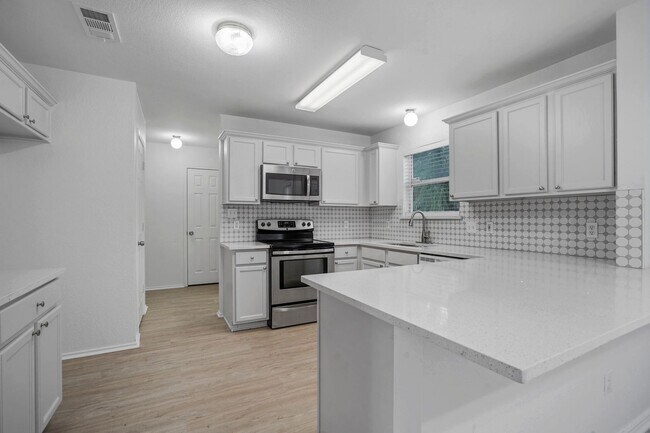 Building Photo - TOTALY REMODELED 4-2 In Mansfield ISD!