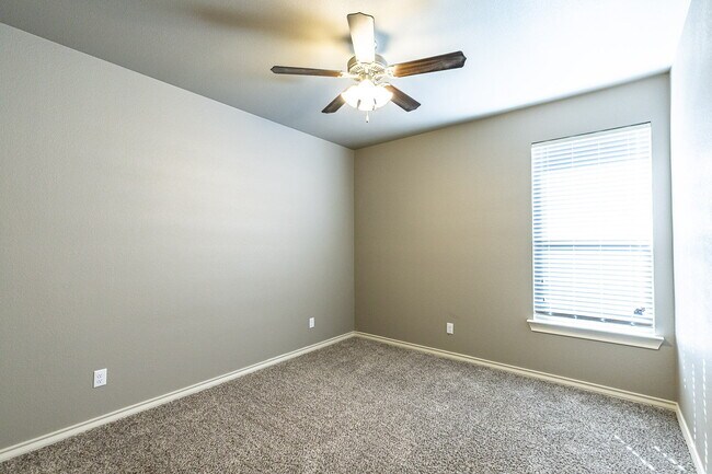 Building Photo - Outstanding 4 Bedroom Home in North Pointe!