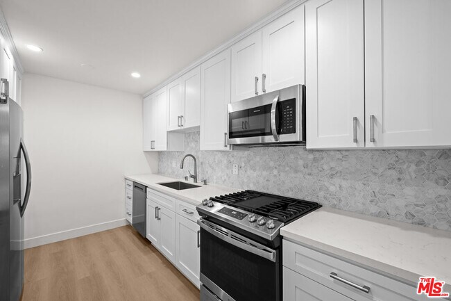 Building Photo - 2021 California Ave