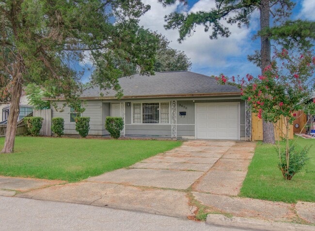 Building Photo - 3626 Songwood St
