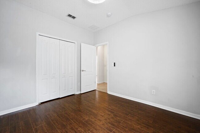 Building Photo - 843 Bonaparte Landing Ct