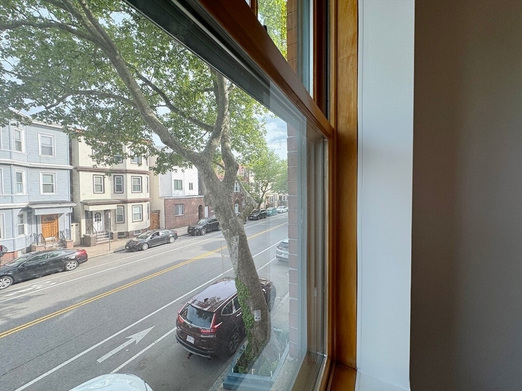 Building Photo - 212 Chelsea St