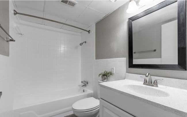 Bathroom - Arbor Park Apartments