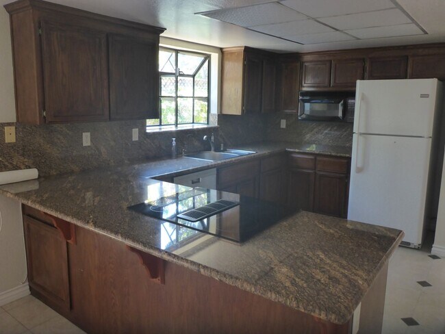 Building Photo - Gorgeous 3BR/2BA Two-Story Home with High ...