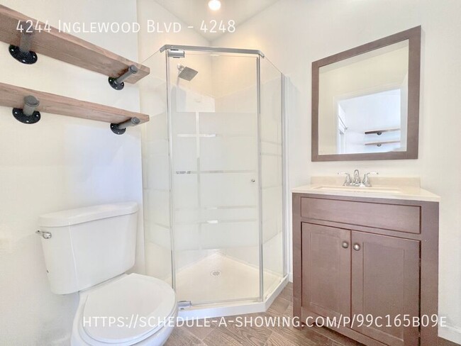 Building Photo - Beautiful remodeled 2 Bedroom + 2 Bath + L...