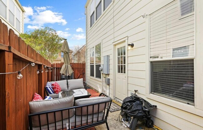 Building Photo - 7402 Hollister Rdg