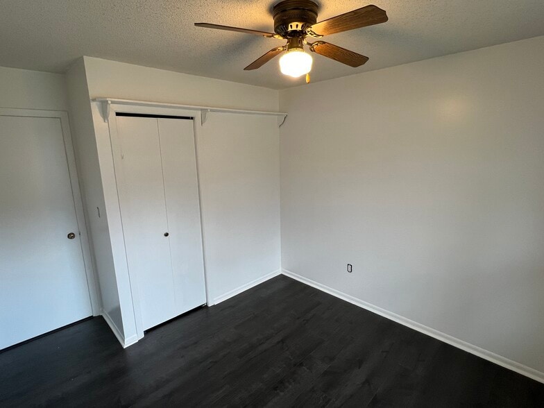 Building Photo - 607 James St NE