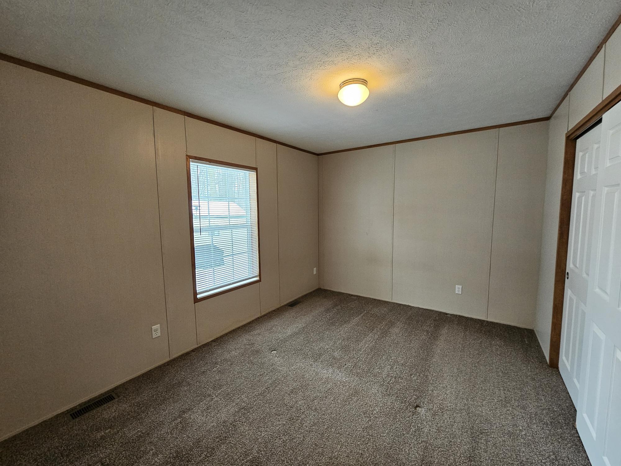 Building Photo - 3 Spruce Ln