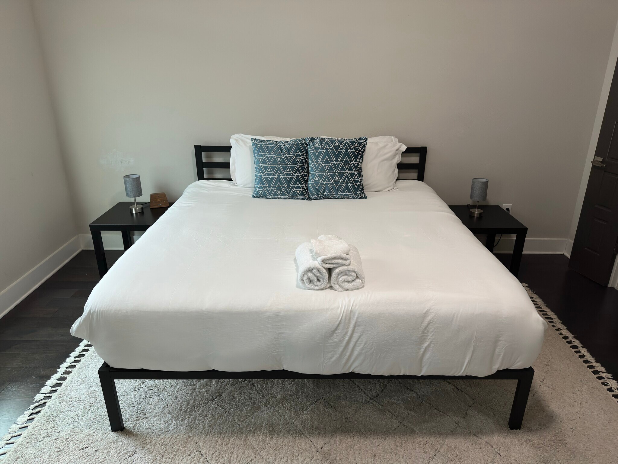 Building Photo - 509 Elmhurst Ave