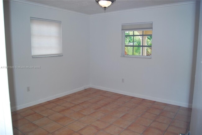 Building Photo - 270 S Melrose Dr