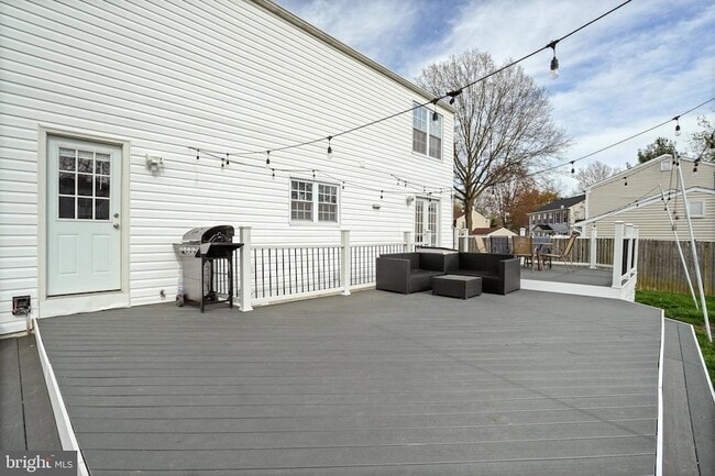 Building Photo - 2712 Advent Ct S