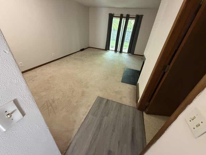 Building Photo - 302 30th Avenue Ct