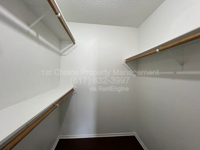 Building Photo - 7041 Crosstimbers Ln