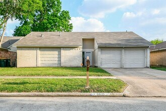 Building Photo - 5635 Greenhill Forest Dr