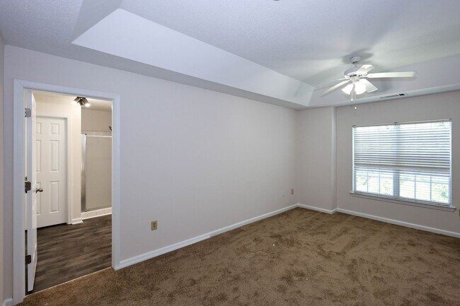 Building Photo - 230 Amal Dr SW
