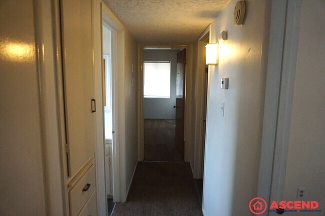 Building Photo - 2112 Kingston Pl