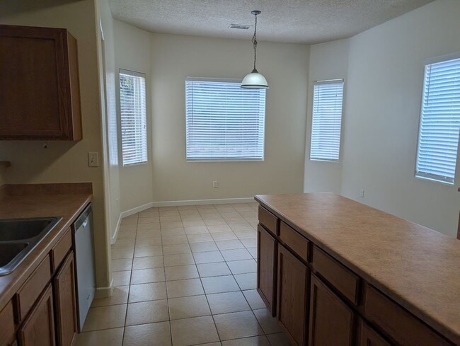 Building Photo - Spacious 2-Story Home with 3-Car Garage in...